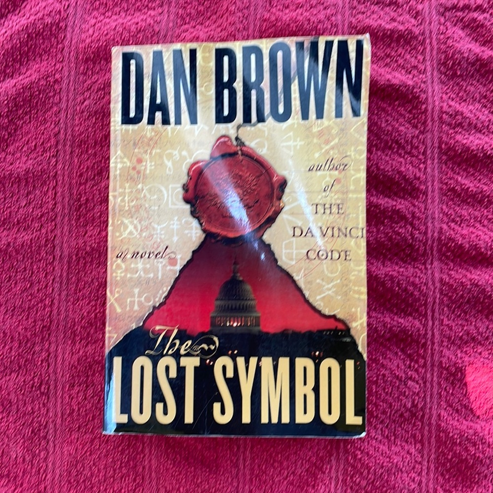 🌈2/$8  The Lost Symbol	 #3 in the Robert Langdon Series